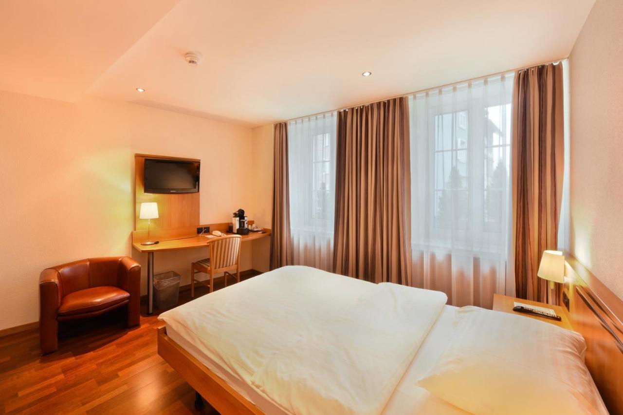 Apart Hotel Amadeo โซฟิงเงน ภายนอก รูปภาพ