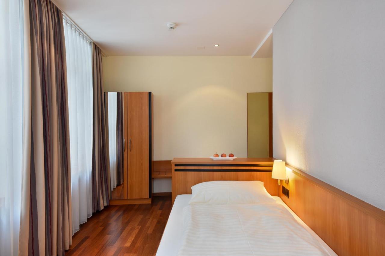 Apart Hotel Amadeo โซฟิงเงน ภายนอก รูปภาพ
