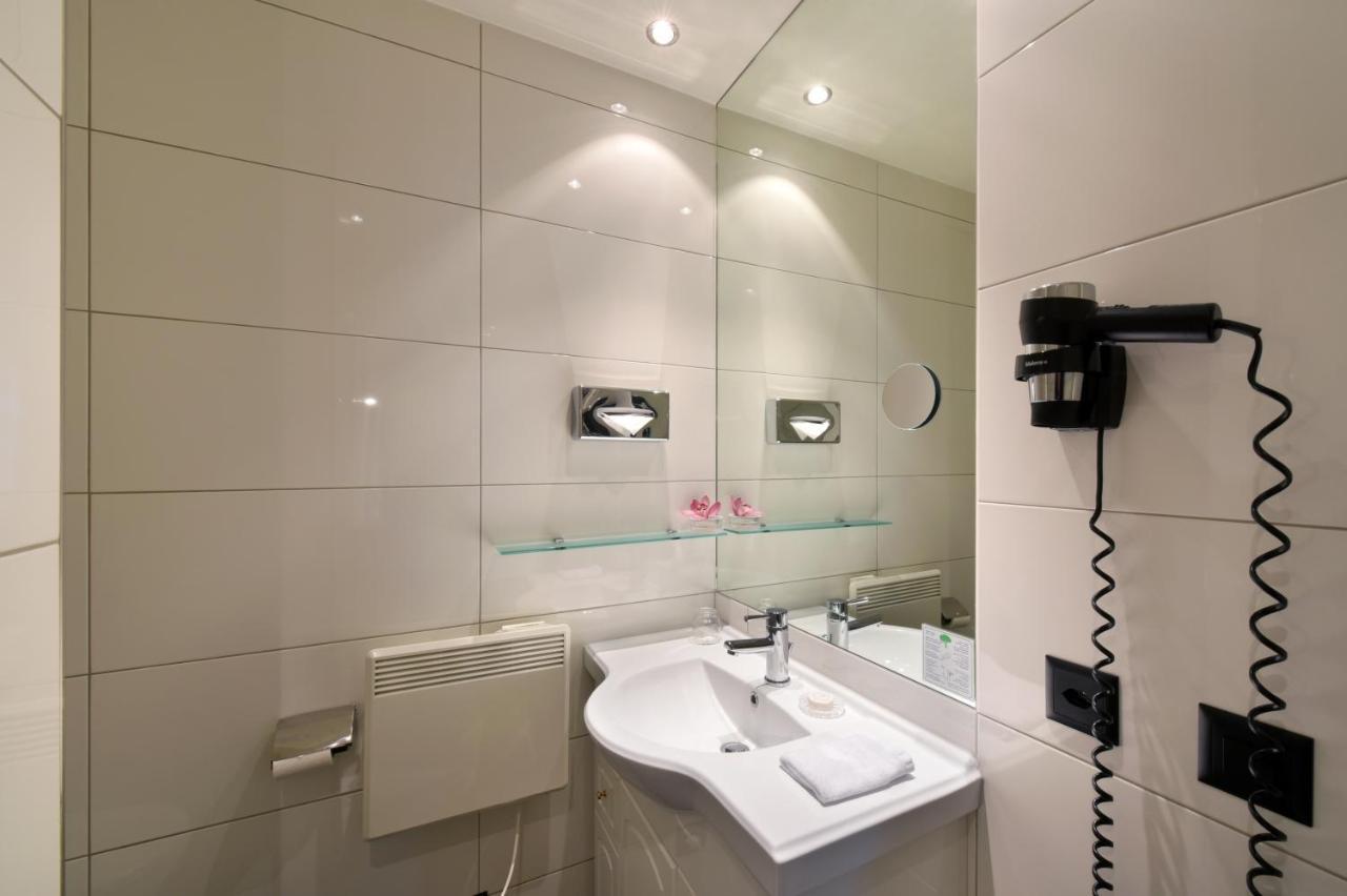 Apart Hotel Amadeo โซฟิงเงน ภายนอก รูปภาพ