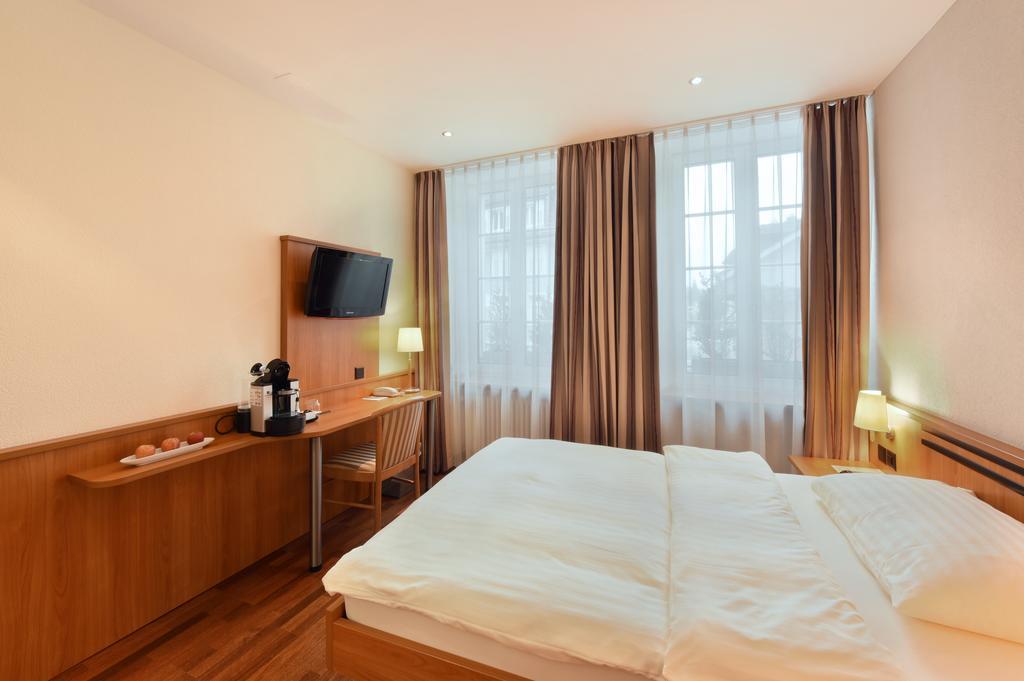 Apart Hotel Amadeo โซฟิงเงน ภายนอก รูปภาพ