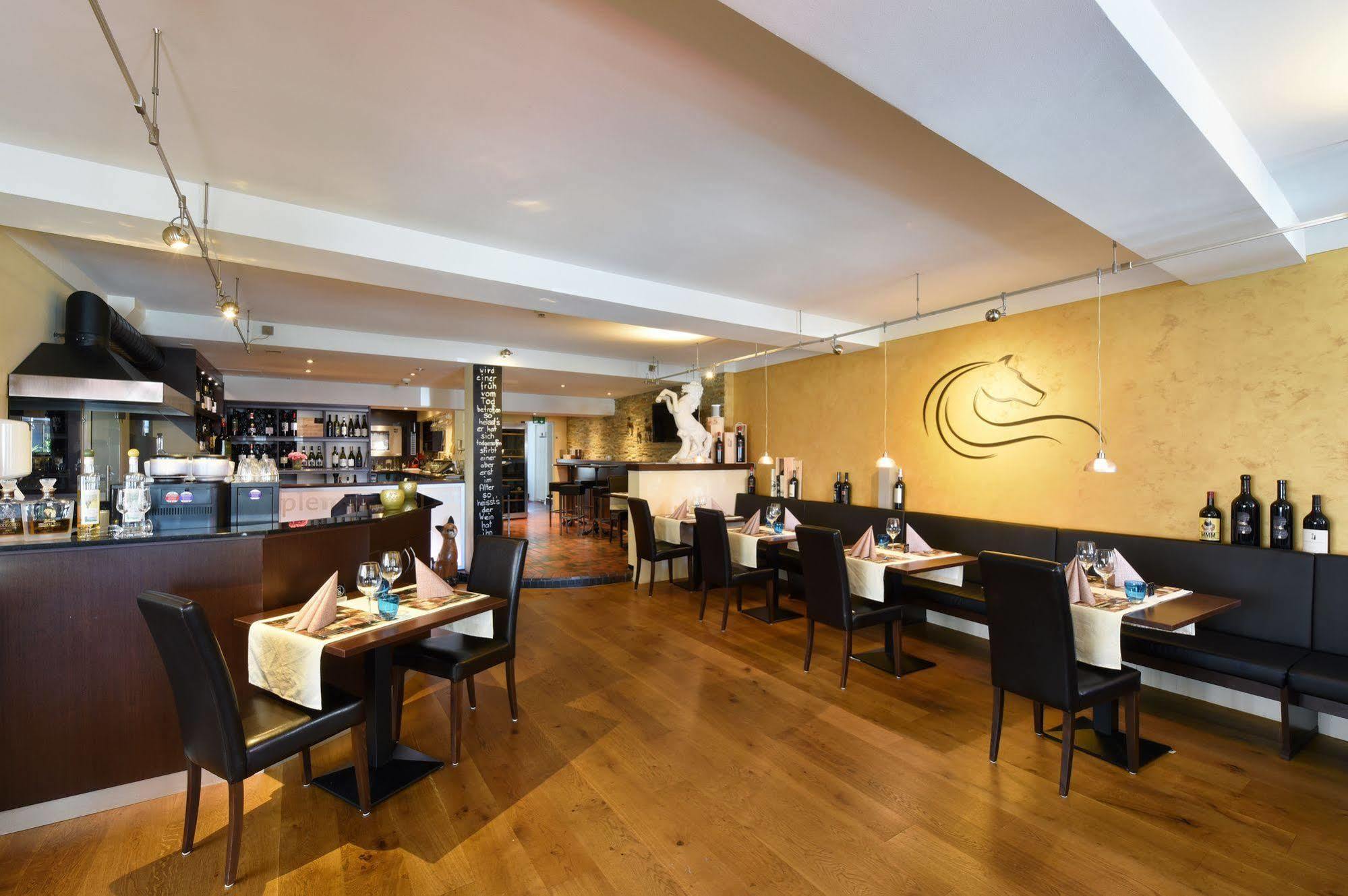 Apart Hotel Amadeo โซฟิงเงน ภายนอก รูปภาพ