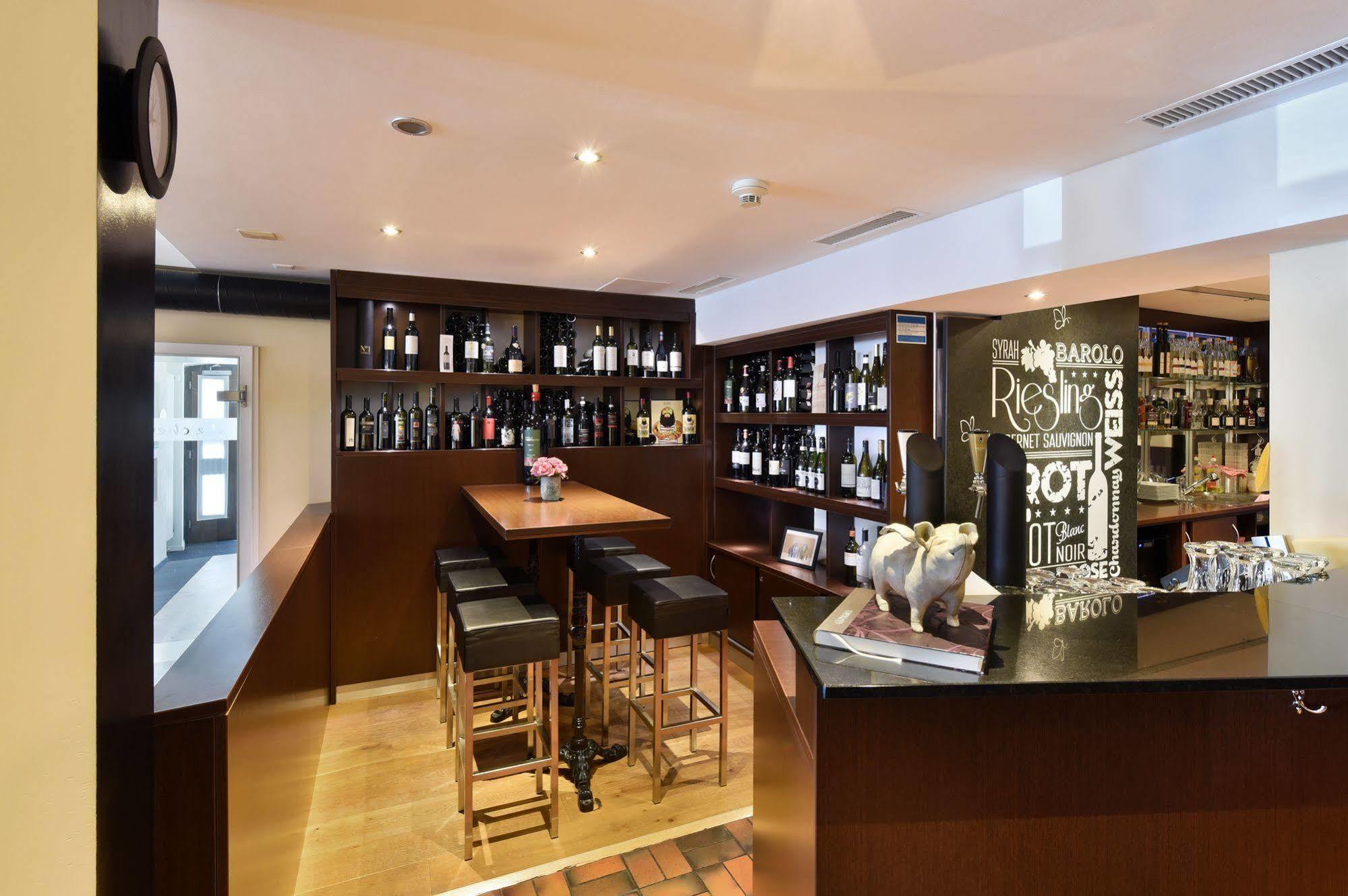 Apart Hotel Amadeo โซฟิงเงน ภายนอก รูปภาพ